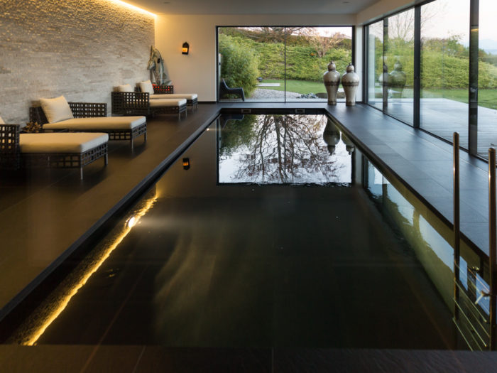 Villa individuelle avec piscine intérieure à Savigny