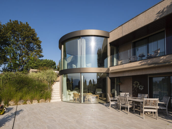 Agrandissement et transformation d’une villa avec piscine à Genève
